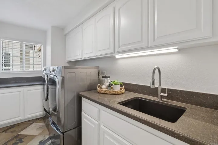 1542 Glasgow Ln, Escondido, California 92027