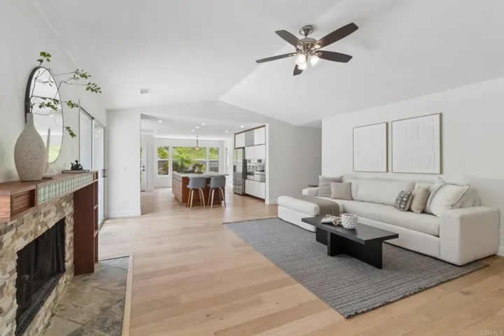 1542 Glasgow Ln, Escondido, California 92027