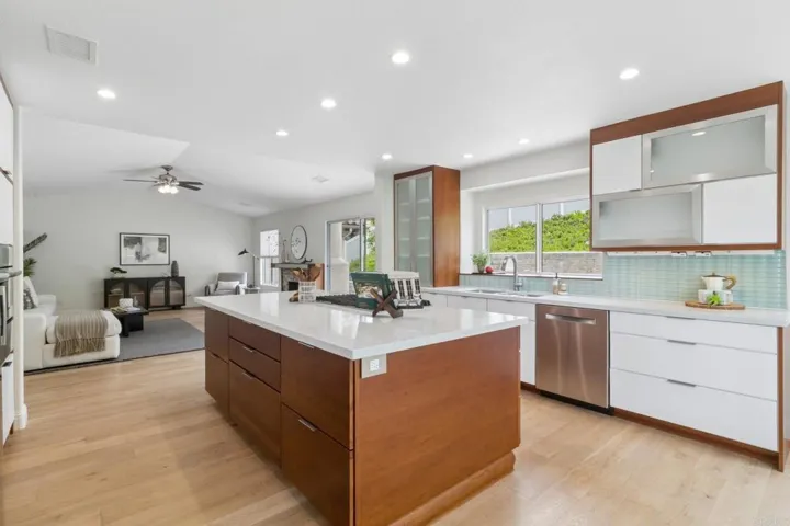 1542 Glasgow Ln, Escondido, California 92027