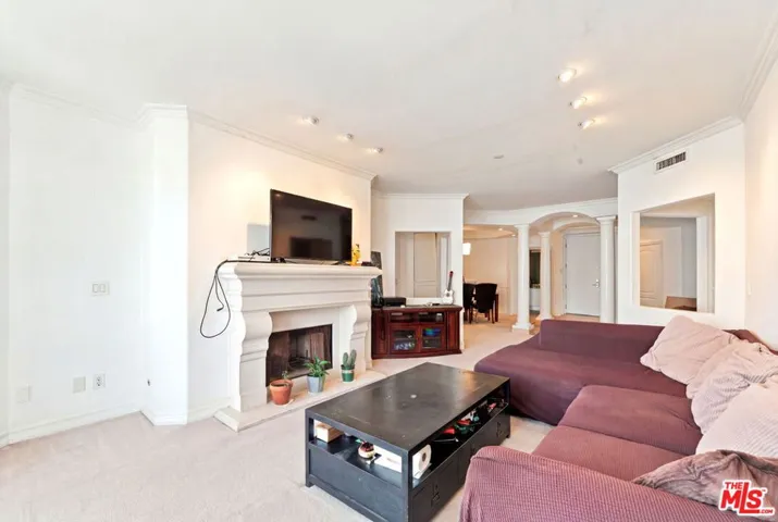 128 N Swall Drive 304, Los Angeles, California 90048
