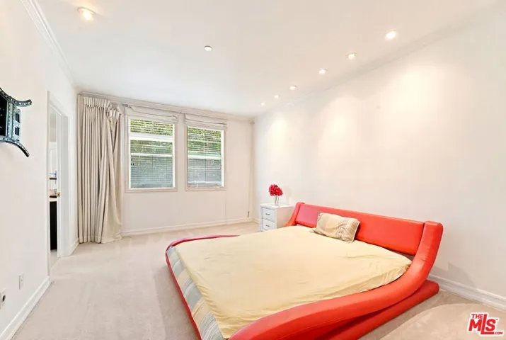 128 N Swall Drive 304, Los Angeles, California 90048