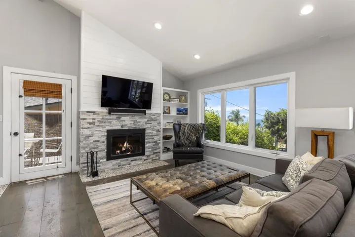 2416 Oxford Avenue, Cardiff By The Sea, California 92007
