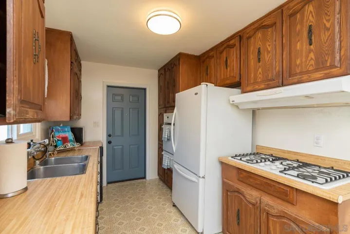 6881 Newberry Street, San Diego, California 92120