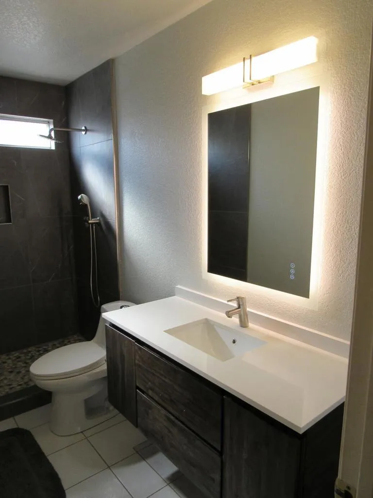 KevinsBathroomIP_8978
