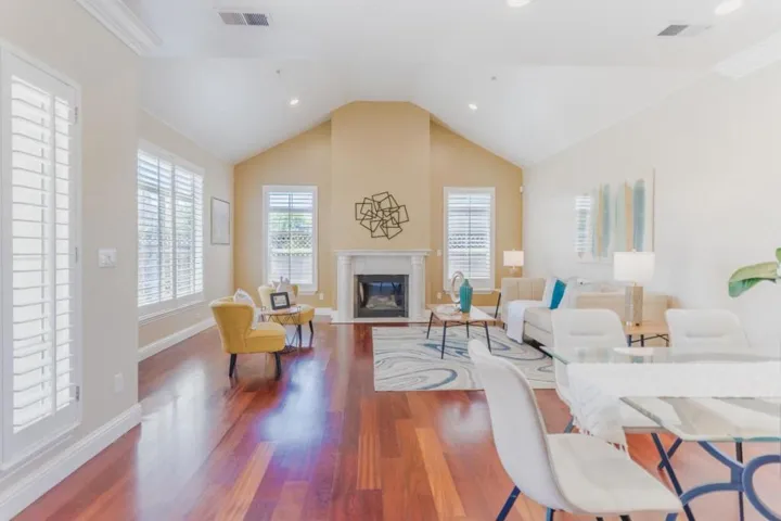 221 W Rincon Avenue, Campbell, California 95008