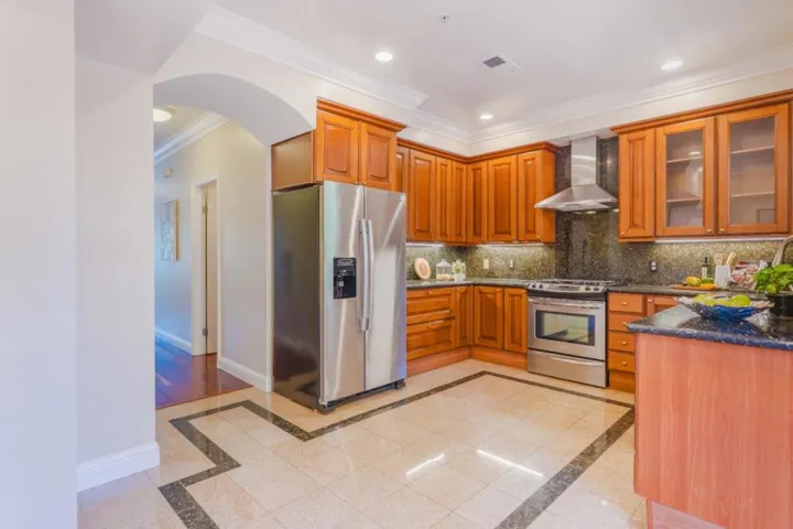 221 W Rincon Avenue, Campbell, California 95008