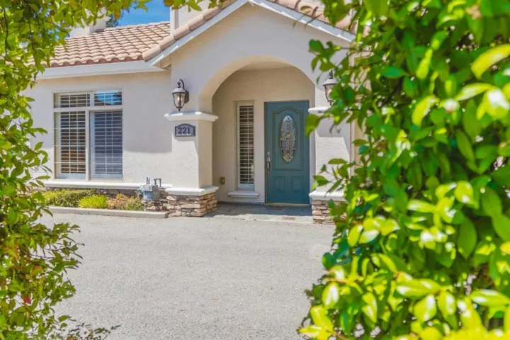 221 W Rincon Avenue, Campbell, California 95008