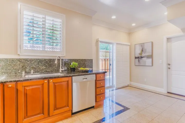 221 W Rincon Avenue, Campbell, California 95008
