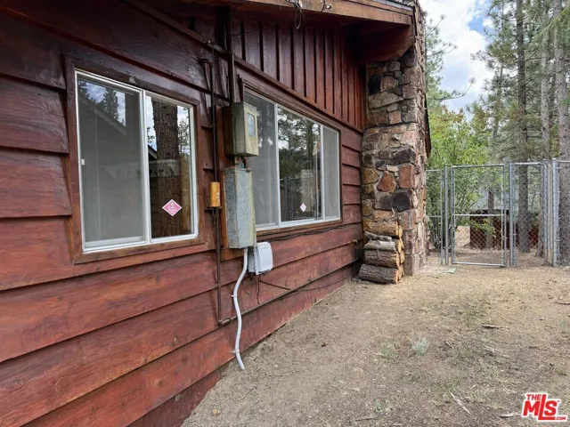 42995 Sunset Drive, Big Bear, California 92315
