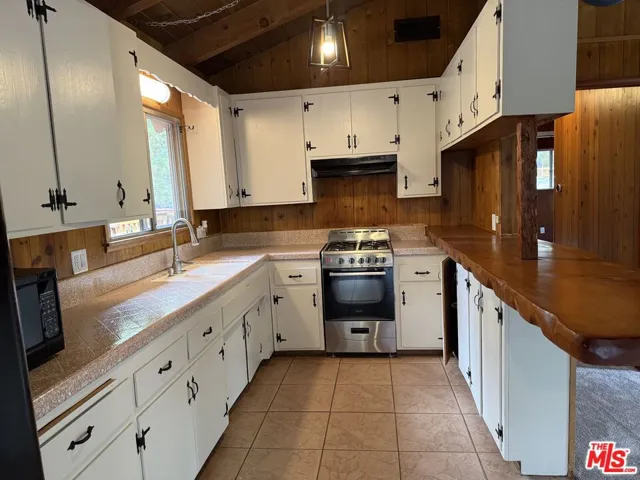 42995 Sunset Drive, Big Bear, California 92315