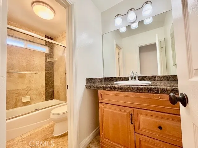 2558 Orange Avenue C, Costa Mesa, California 92627
