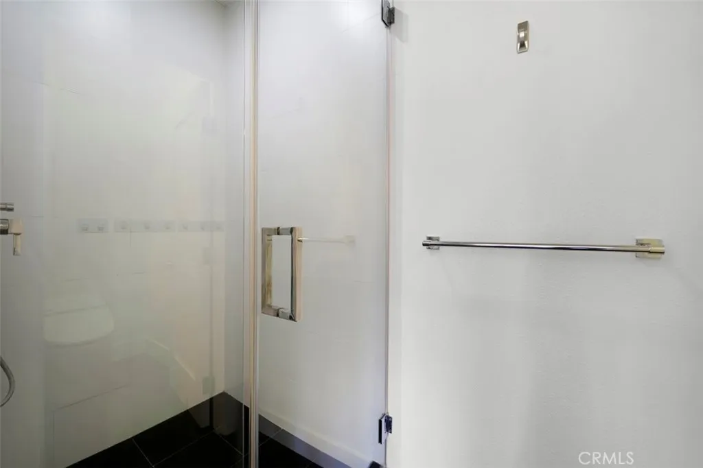 Make 19 a DONE DEAL! 5 beds, 4 full baths, guest suite downsturs, 3500 square feet at end of cul de sac. Make 19 a DONE DEAL! 5 beds, 4 full baths, guest suite downsturs, 3500 square feet at end of cul de sac.