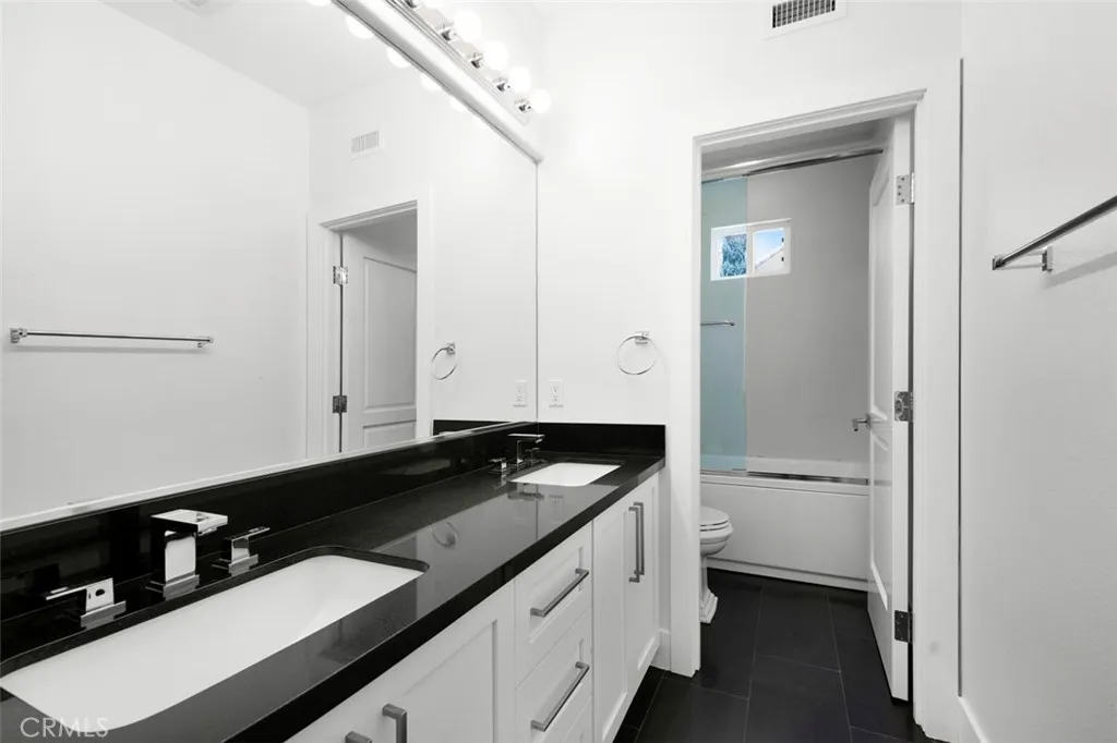 Make 19 a DONE DEAL! 5 beds, 4 full baths, guest suite downsturs, 3500 square feet at end of cul de sac. Make 19 a DONE DEAL! 5 beds, 4 full baths, guest suite downsturs, 3500 square feet at end of cul de sac.
