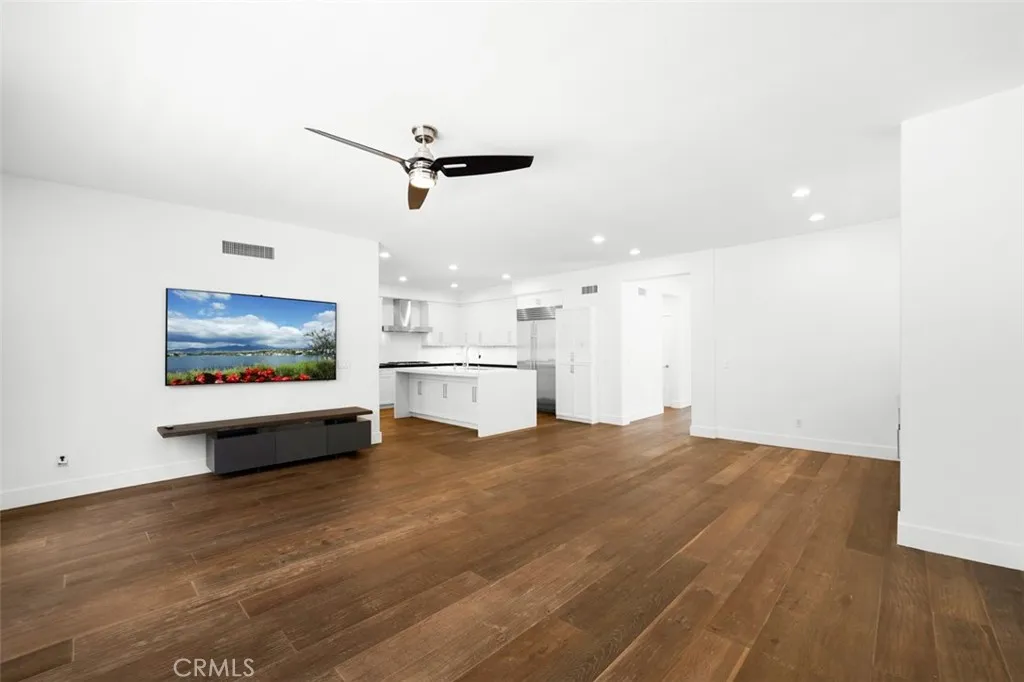 Make 19 a DONE DEAL! 5 beds, 4 full baths, guest suite downsturs, 3500 square feet at end of cul de sac. Make 19 a DONE DEAL! 5 beds, 4 full baths, guest suite downsturs, 3500 square feet at end of cul de sac.