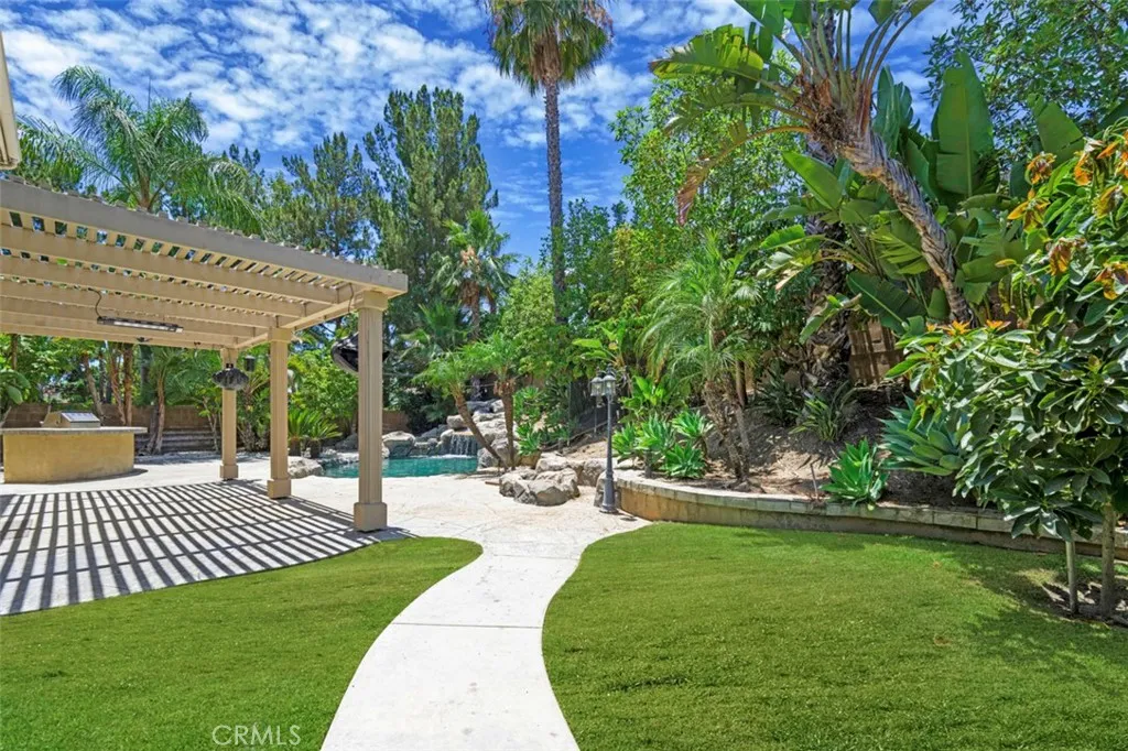 Make 19 a DONE DEAL! 5 beds, 4 full baths, guest suite downsturs, 3500 square feet at end of cul de sac. Make 19 a DONE DEAL! 5 beds, 4 full baths, guest suite downsturs, 3500 square feet at end of cul de sac.