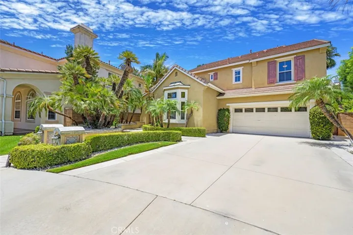 Make 19 a DONE DEAL!  5 beds, 4 full baths, guest suite downsturs, 3500 square feet at end of cul de sac.