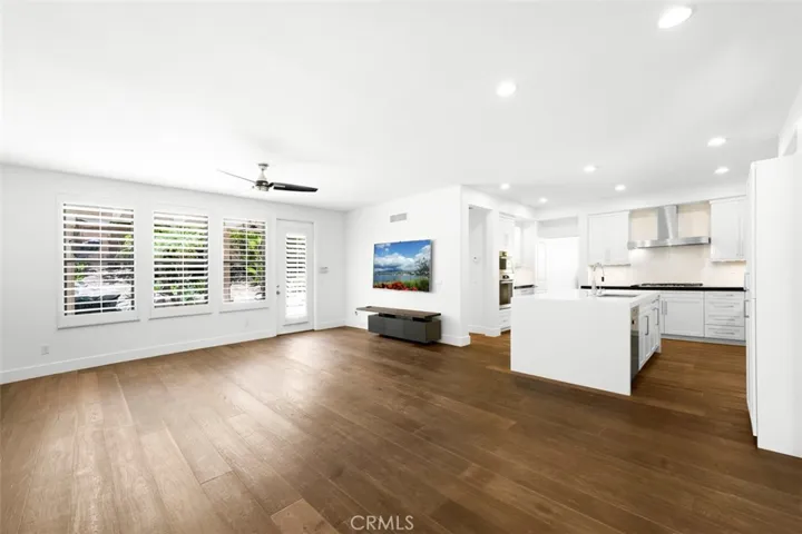 Make 19 a DONE DEAL!  5 beds, 4 full baths, guest suite downsturs, 3500 square feet at end of cul de sac.