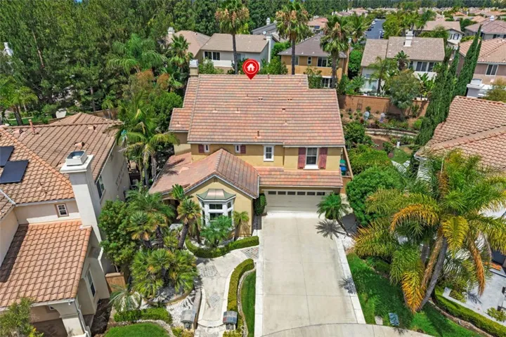 Make 19 a DONE DEAL!  5 beds, 4 full baths, guest suite downsturs, 3500 square feet at end of cul de sac.