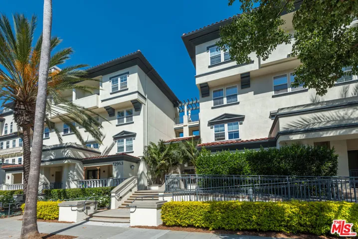 12963 Runway Road 321, Playa Vista, California 90094