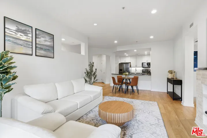12963 Runway Road 321, Playa Vista, California 90094