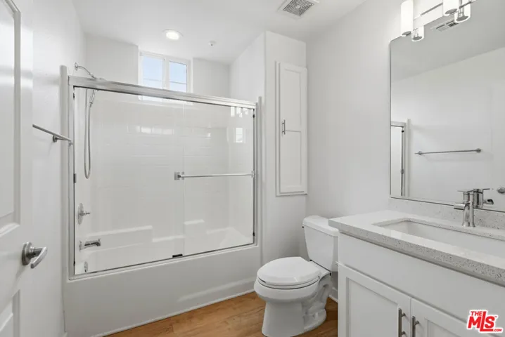12963 Runway Road 321, Playa Vista, California 90094