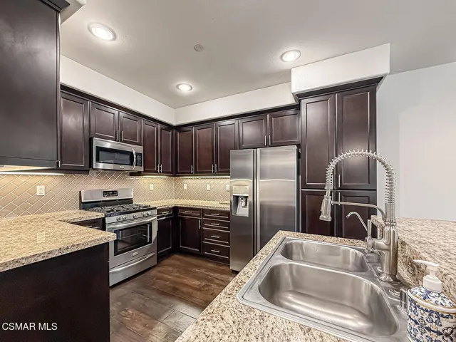 bLiving Dining and Kitchen7