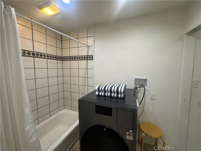 Shower/Tub