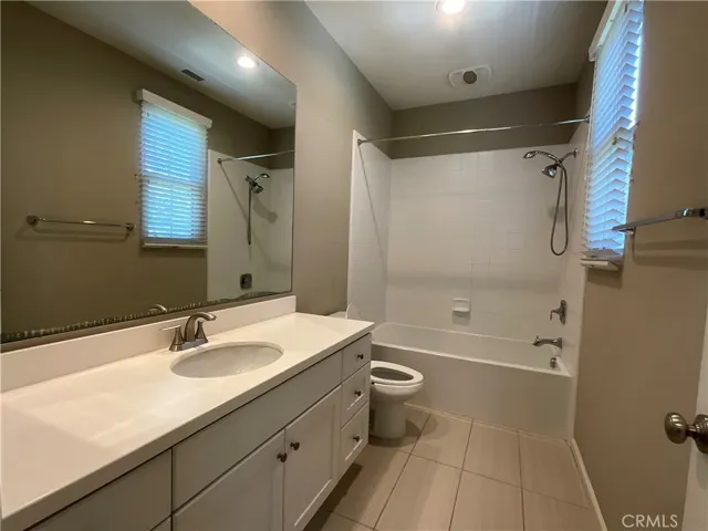 180 Outwest, Irvine, California 92618