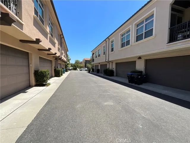 180 Outwest, Irvine, California 92618