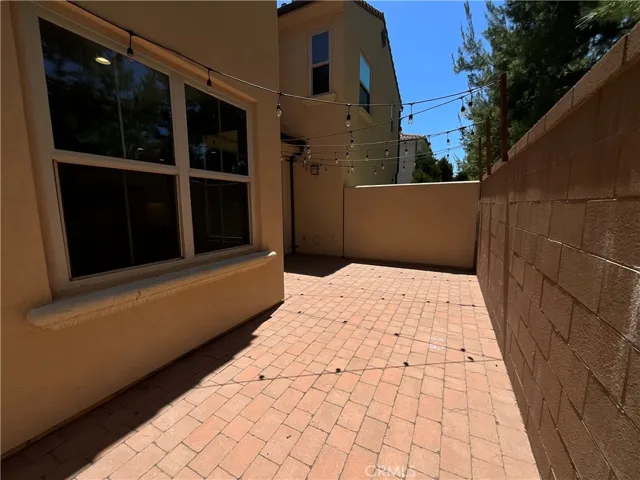 180 Outwest, Irvine, California 92618