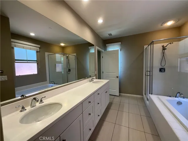 180 Outwest, Irvine, California 92618