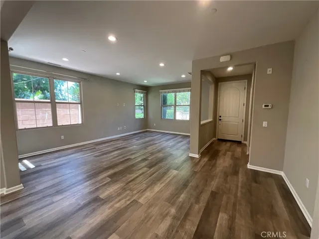 180 Outwest, Irvine, California 92618