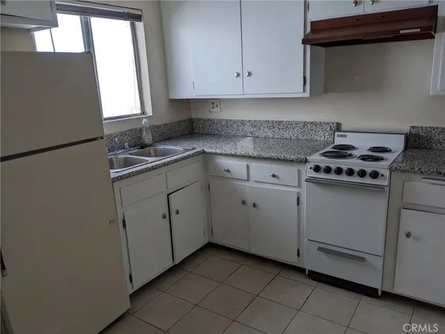 20415 Anza Avenue, Torrance, California 90503