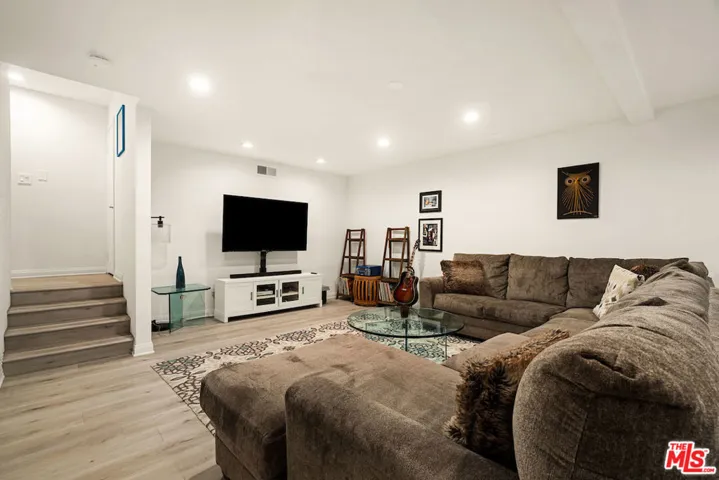 4658 Don Lorenzo Drive E, Los Angeles, California 90008