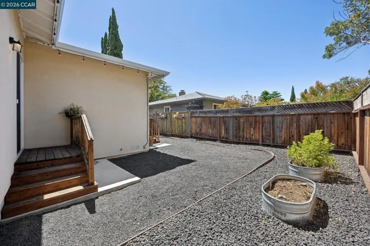 108 Redondo Dr, Pittsburg, California 94565-4649