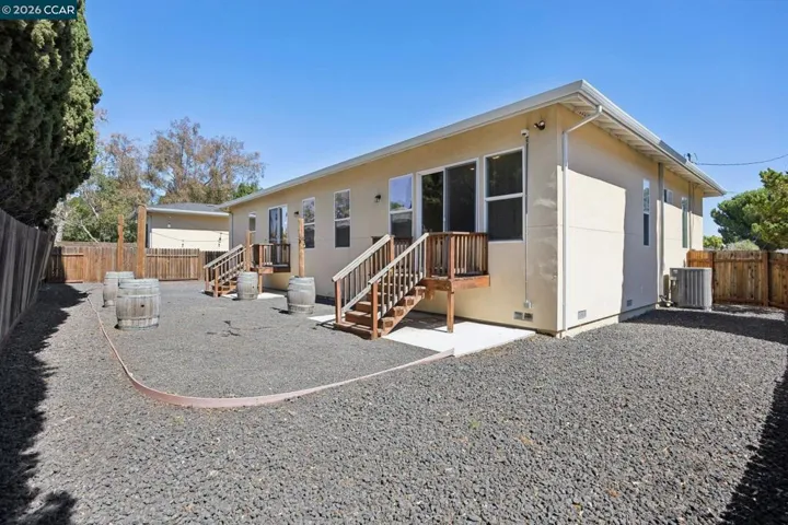 108 Redondo Dr, Pittsburg, California 94565-4649