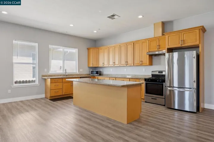 108 Redondo Dr, Pittsburg, California 94565-4649