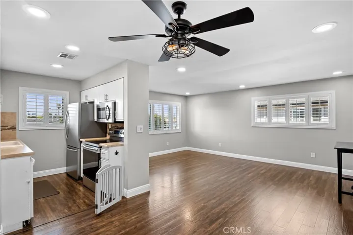 16637 Arbor C20d, Huntington Beach, California 92647