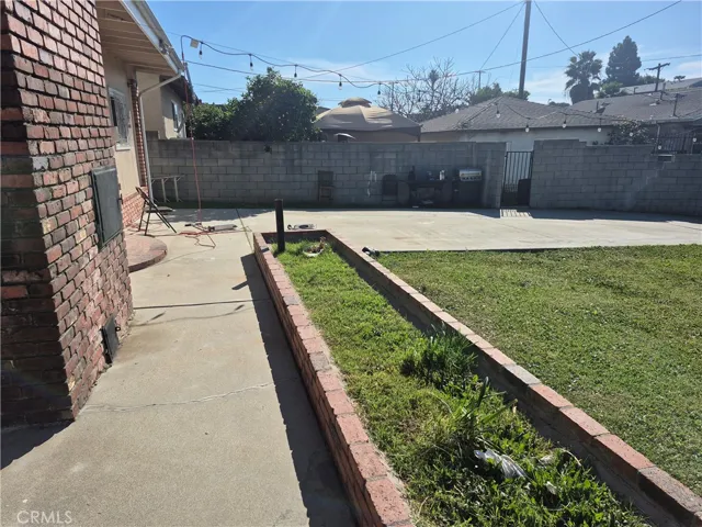 12621 S Hoover S, Los Angeles, California 90044