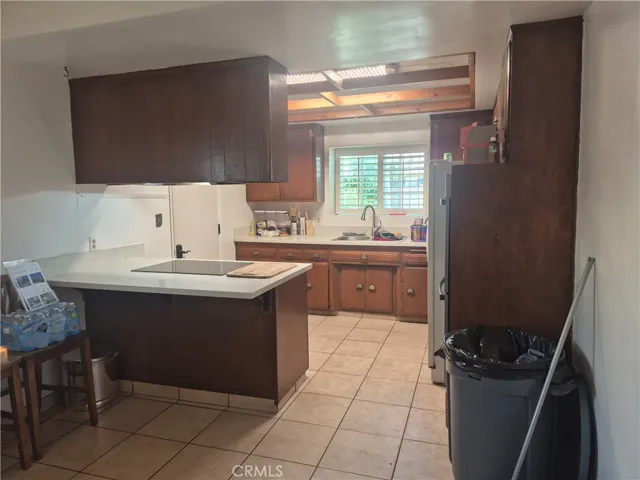 12621 S Hoover S, Los Angeles, California 90044