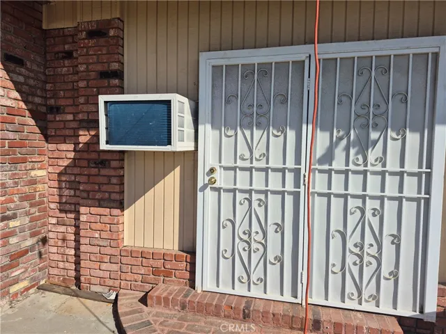 12621 S Hoover S, Los Angeles, California 90044