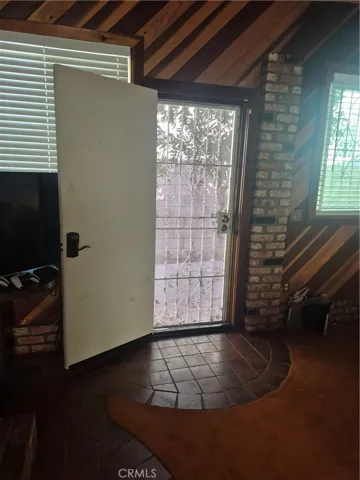 12621 S Hoover S, Los Angeles, California 90044