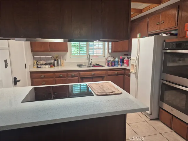 12621 S Hoover S, Los Angeles, California 90044