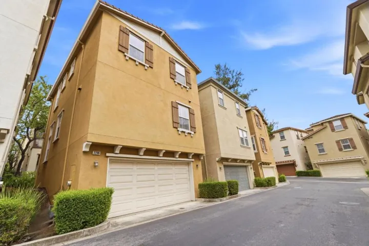 2206 Golden Crest, San Jose, California 95125