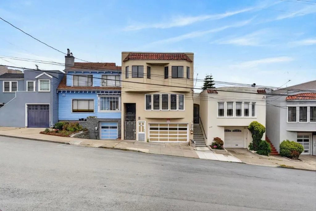 23182320 21st Ave