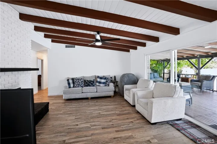 1033 Alta Loma, Corona, California 92882