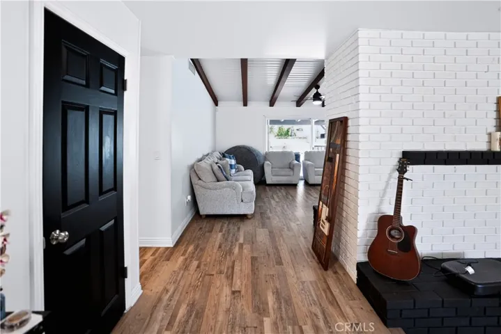 1033 Alta Loma, Corona, California 92882