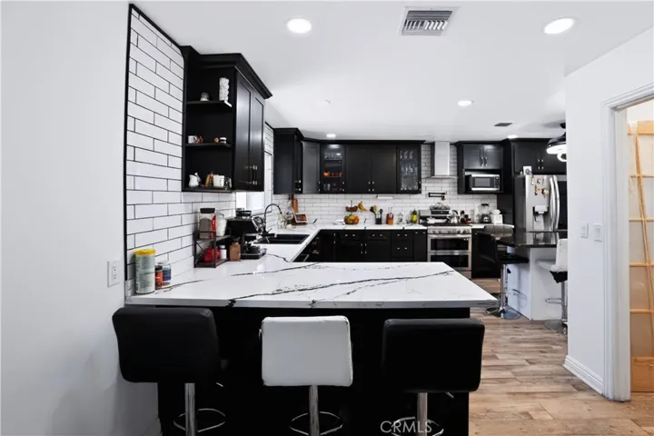 1033 Alta Loma, Corona, California 92882