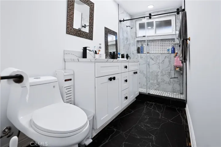 1033 Alta Loma, Corona, California 92882
