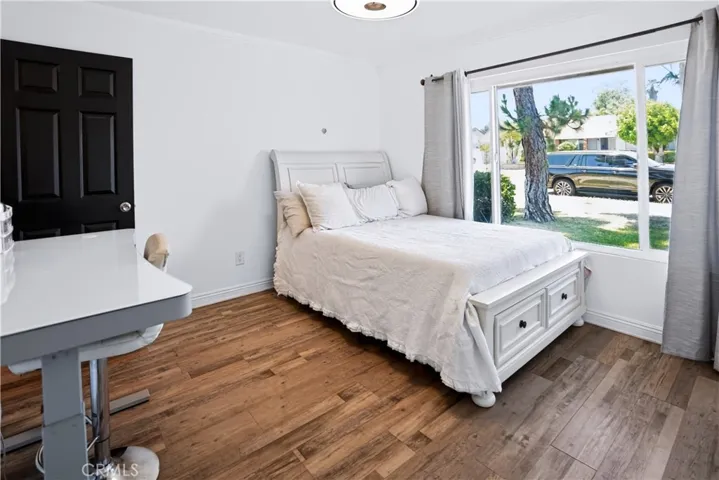 1033 Alta Loma, Corona, California 92882